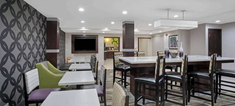 诺克斯维尔北I-75拉昆塔温德姆套房酒店(La Quinta Inn & Suites by Wyndham Knoxville North I-75)图片