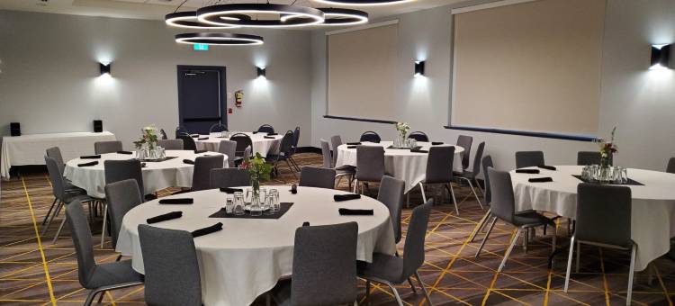 维多利亚麋鹿湖套房酒店(Holiday Inn Victoria – Elk Lake)图片