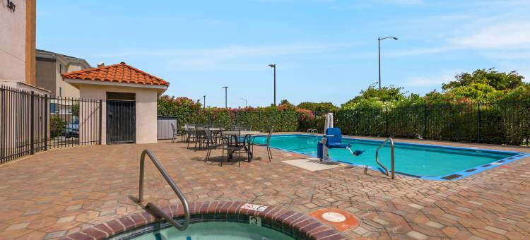 萨利纳斯谷贝斯特韦斯特优质套房酒店(Best Western Plus Salinas Valley Inn  Suites)图片