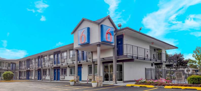 奥什科什6号汽车旅馆(Motel 6 Oshkosh, WI)图片