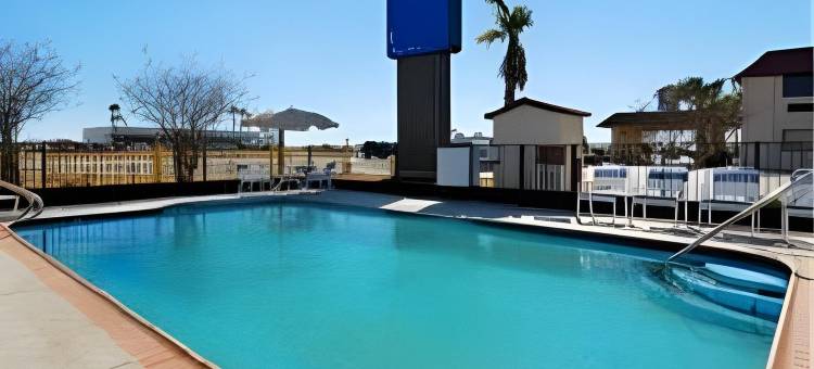 德尔里奥温德姆贝蒙特酒店(Baymont by Wyndham Del Rio)图片