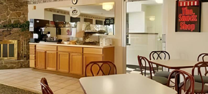 斯普林菲尔德东速8酒店(Super 8 by Wyndham Springfield East)图片