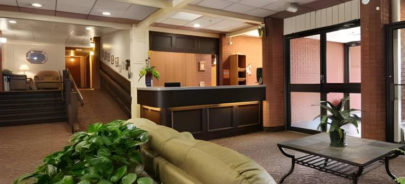 莱斯布里奇华美达酒店(Ramada by Wyndham Lethbridge)图片