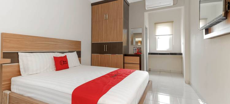 红多兹PLUS酒店-近巨港广场购物中心(RedDoorz Plus Near Palembang Square Mall)图片