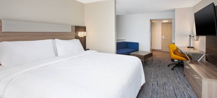 米尔瓦基西北公园广场智选假日套房酒店(Holiday Inn Express & Suites Milwaukee NW – Park Place)图片