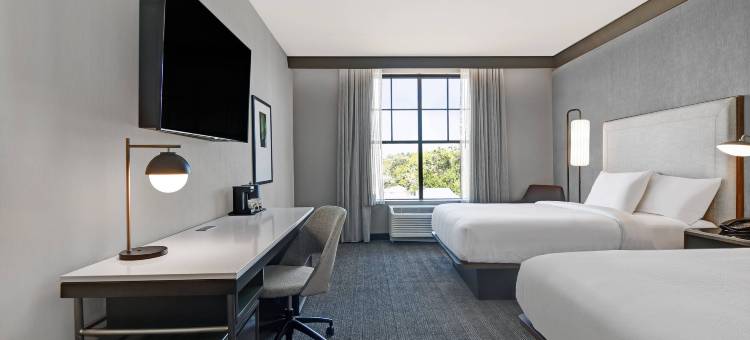 Courtyard Manhattan Aggieville图片