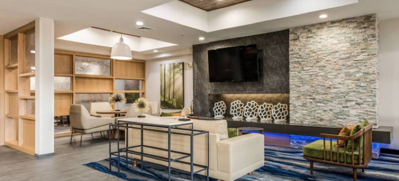 格林斯伯勒体育馆区万枫套房酒店(Fairfield Inn & Suites Greensboro Coliseum Area)图片