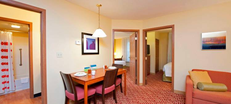 布卢明顿TownePlace Suites酒店(TownePlace Suites by Marriott Bloomington)图片