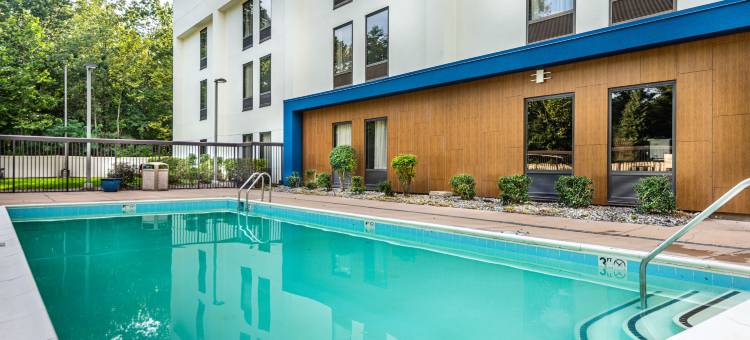 希尔顿欢朋酒店-华德福(Hampton Inn Waldorf)图片