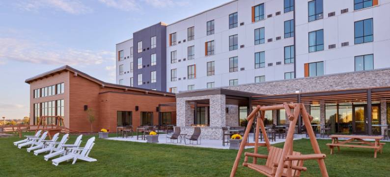 佩托斯基万豪万怡酒店(Courtyard Petoskey at Victories Square)图片