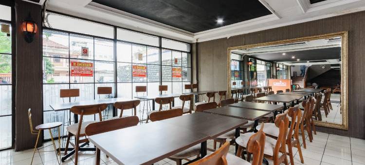 红多兹Plus酒店-近雅加达RSCM(RedDoorz Plus Near Rscm Jakarta)图片