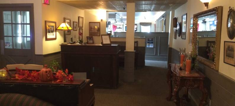 杭特斯格里尔塔佩格拉夫顿旅馆(Hunters Grille and Tap at the Grafton Inn)图片