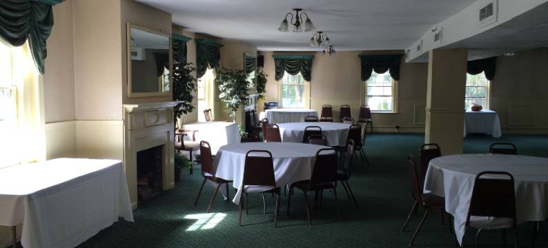 杭特斯格里尔塔佩格拉夫顿旅馆(Hunters Grille and Tap at the Grafton Inn)图片