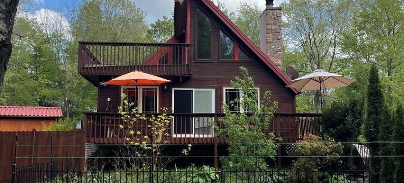 Cozy Lake Escape Near Ski Resort, Game Room Fireplace, Pet Friendly, Fenced Yard图片