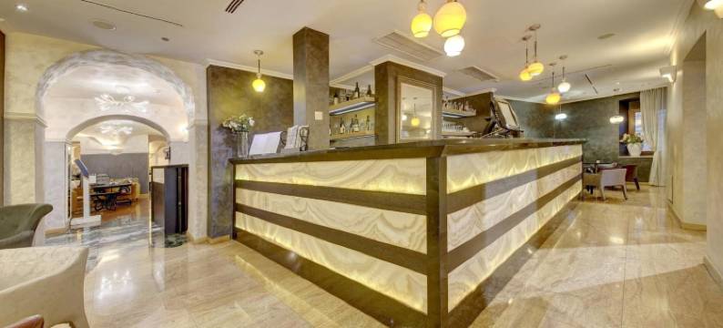 瓦尔达尔酒店(Hotel Vardar)图片