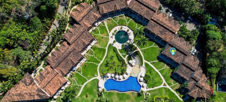 豪华海滨公寓，高端木质家具和海景，位于专属社区(Upscale Two-Bedroom Condo in Playa Flamingo with Beautiful Oceanfront Views)图片