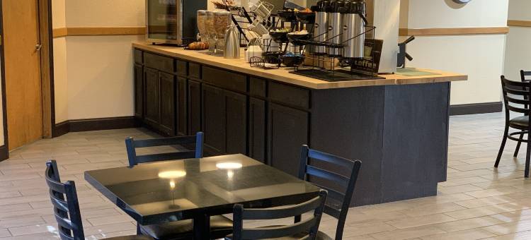 克林顿布伦特伍德旅馆(Brentwood Inn Clinton)图片