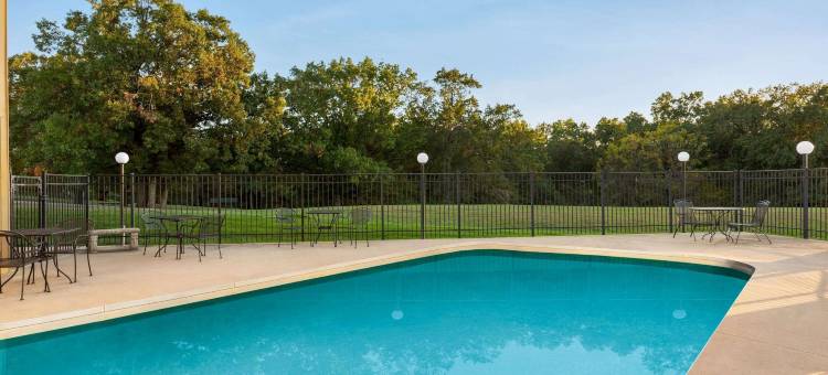 汉尼拔温德姆速8酒店(Super 8 by Wyndham Hannibal)图片