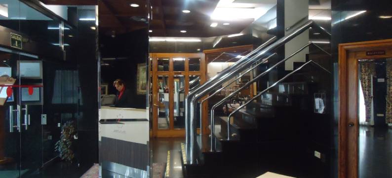 希洪中心贝戈尼亚住宿加早餐酒店(B&B HOTEL Gijón Centro Begoña)图片