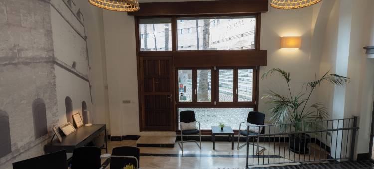 拉普拉塔托雷旅游公寓酒店(Azz Sevilla Torre de la Plata Apartamentos)图片