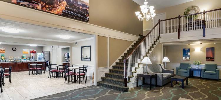 德梅因品质酒店及套房-默尔海路(Quality Inn & Suites des Moines - Merle Hay Road)图片