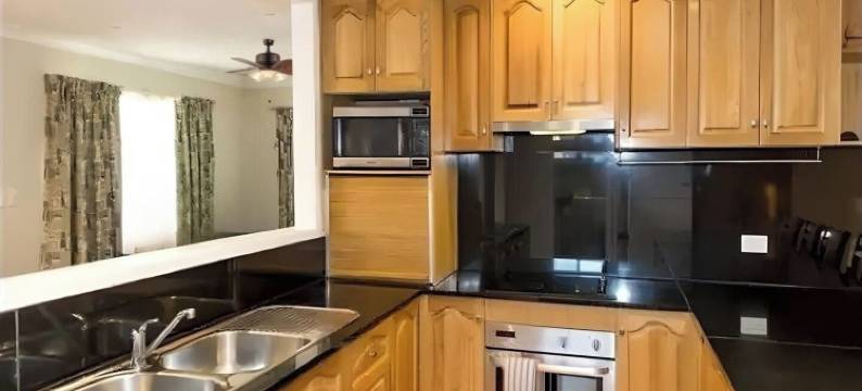 欢乐四卧室，免费停车(Cheerful 4 Bedrooms with Free Parking)图片