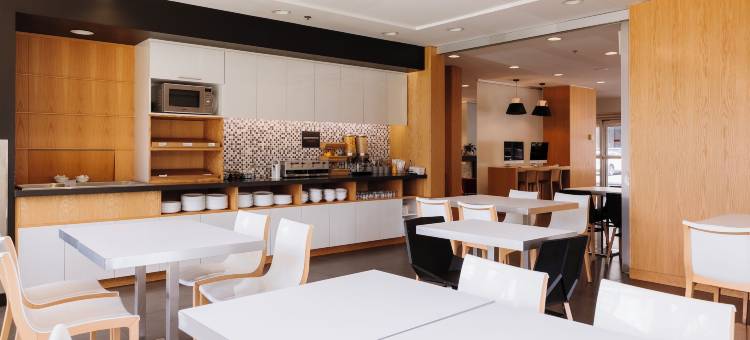 隆格伊蒙特利尔朗基尔酒店(Le Dauphin Montréal-Longueuil)图片