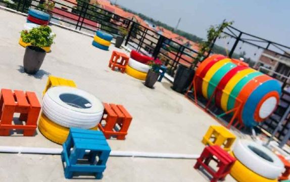 Peaceful House Hostel Hotel Overview