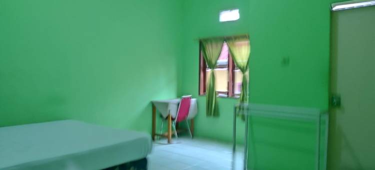 OYO 93411教法酒店托博朗(OYO 93411 Syariah Hotel Tomborang)图片