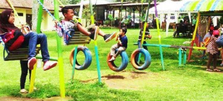 杜永特拉瓦山寄宿家庭(Duyung Trawas Hill)图片