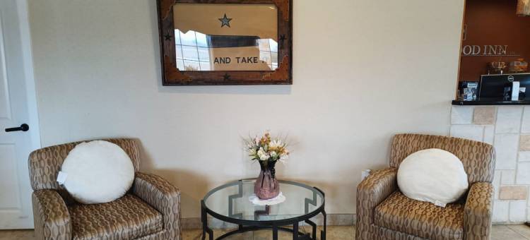 OYO Gonzales TX的韦斯特伍德长住旅馆(Westwood Inn Extended Stay by OYO Gonzales TX)图片