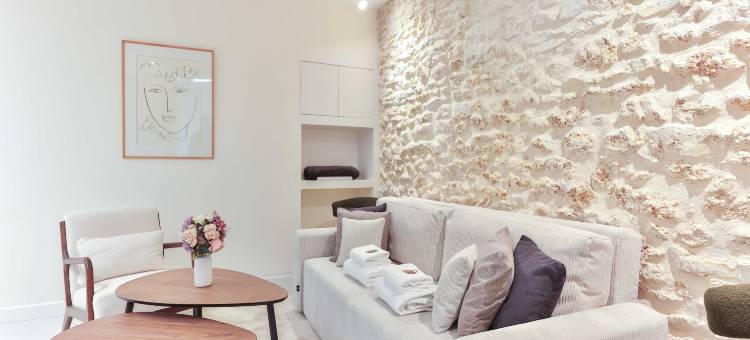 Peaceful apartment in Eiffel Tower图片