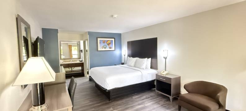 塔拉哈西呗盟套房酒店(Baymont by Wyndham Tallahassee)图片