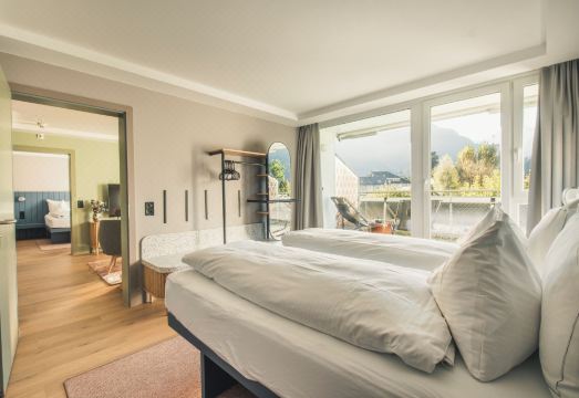 HOP Apartments & Suites Hotel Overview