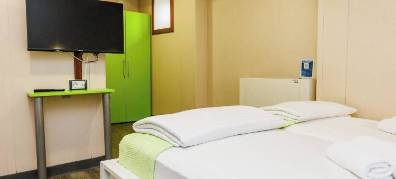 码头水上旅馆(Botel Marina)图片