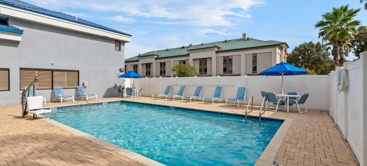 莱克兰戴斯套房酒店(Days Inn & Suites by Wyndham Lakeland)图片