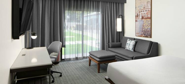 威廉斯堡布希花园区万怡酒店(Courtyard Williamsburg Busch Gardens Area)图片