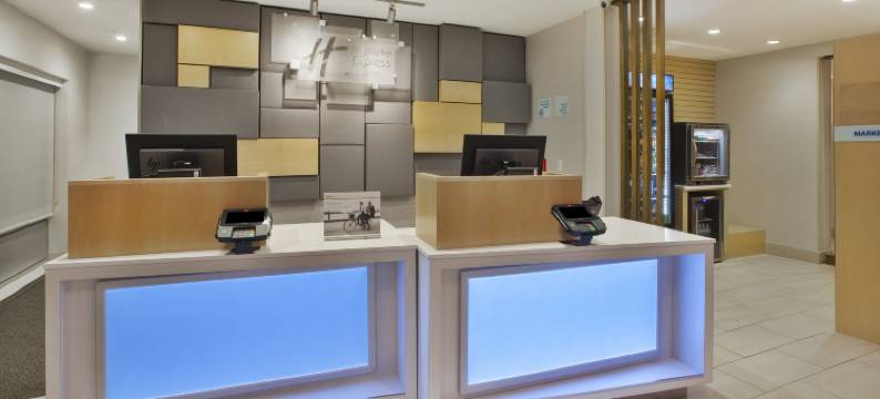 大急流城机场北智选假日套房酒店(Holiday Inn Express & Suites GRAND RAPIDS - AIRPORT NORTH by IHG)图片