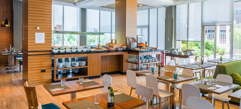 马德里昌马丁美利亚旗下酒店(Hotel Madrid Chamartín Affiliated by Meliá)图片