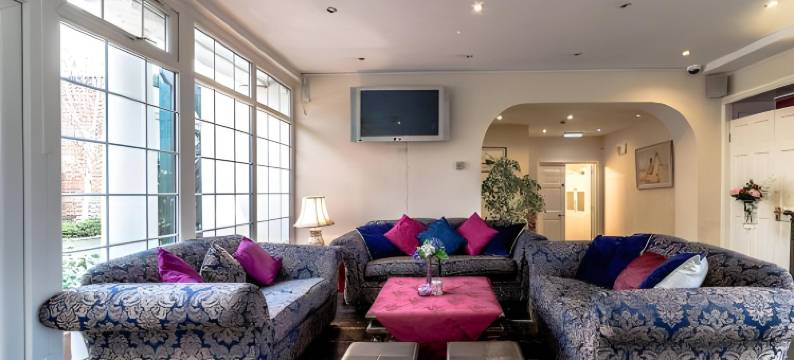 贝利斯公园酒店(Baylis Park Hotel)图片