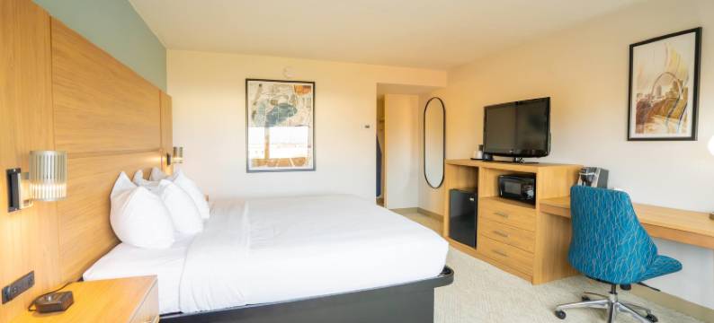 埃里姆伍德酒店 - 温德姆华美达酒店(Elimwood Hotel, A Ramada by Wyndham)图片