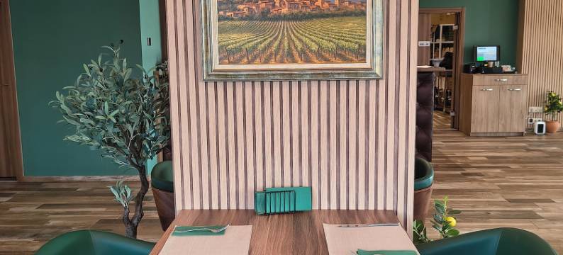 瓦尔纳郁锦香饭店(Golden Tulip Varna)图片