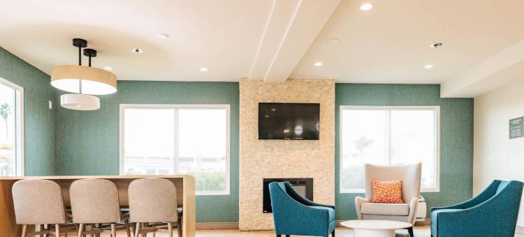 本图拉海滩舒适套房酒店(Comfort Inn & Suites Ventura Beach)图片