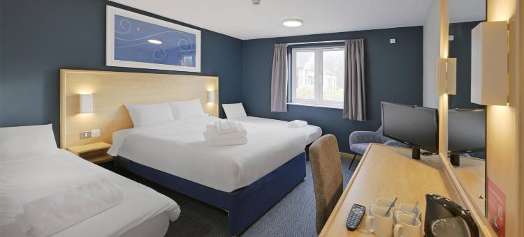 赛伦塞斯特旅客之家酒店(Travelodge Cirencester)图片