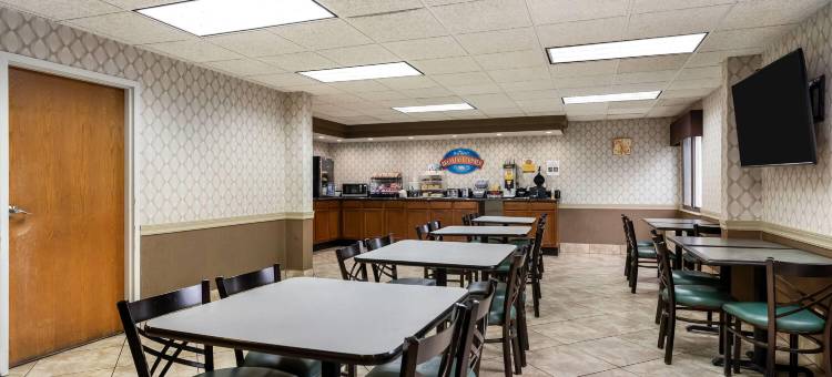 简斯维尔美吟酒店(Baymont by Wyndham Janesville)图片