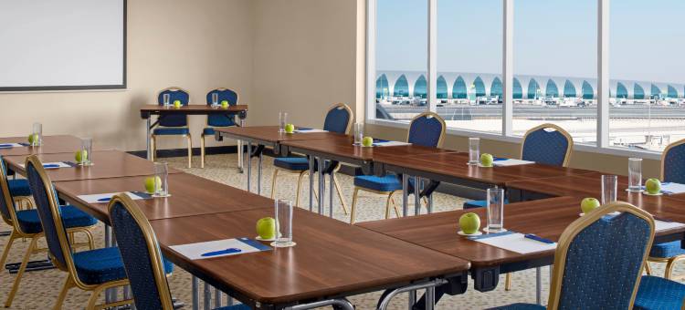 迪拜国际机场智选假日酒店(Holiday Inn Express Dubai Airport)图片