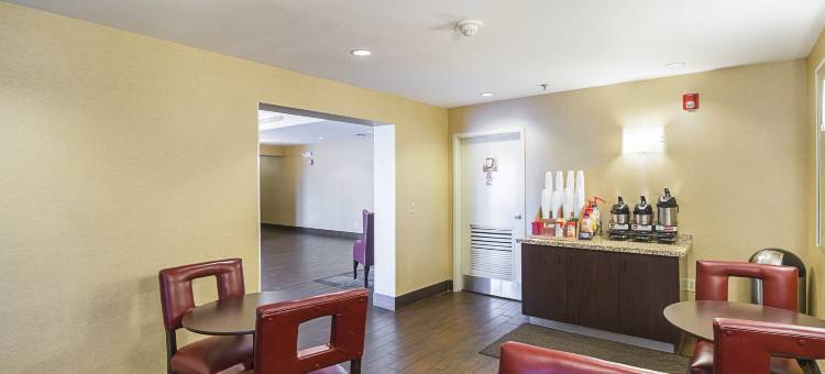 凤凰城西红顶Plus酒店(Red Roof Plus+ Phoenix West)图片