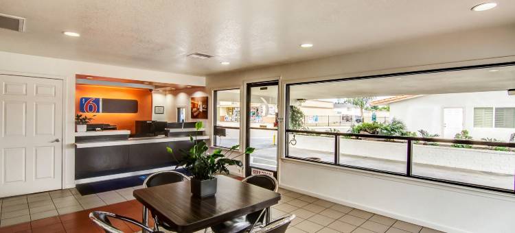 加利福尼亚曼特卡 6 号汽车旅馆(Motel 6 Manteca, CA)图片