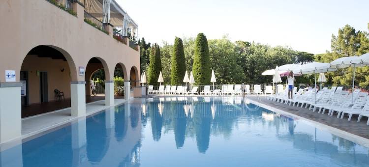 诺切尼吉拉索雷村酒店(hu Norcenni Girasole Village)图片