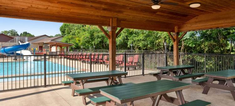 鸽子谷豪生酒店(Howard Johnson by Wyndham Pigeon Forge)图片